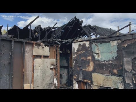 Firefighters battle 'barn-like' fire in Thomasville | wfmynews2.com