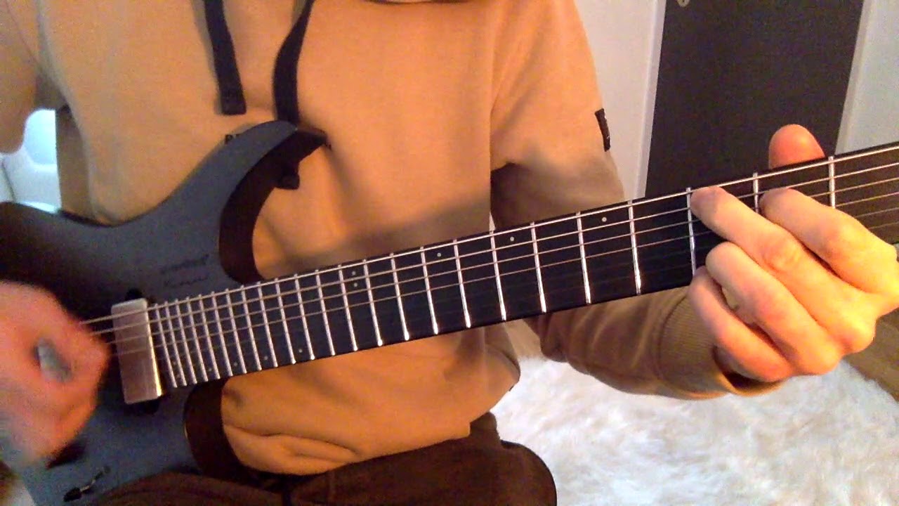 Roberto Barlocci playing the You Shook Me All Night Long intro riff on electric guitar