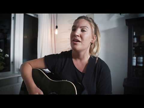 Elin Stamboe - Lay me down (acoustic version)