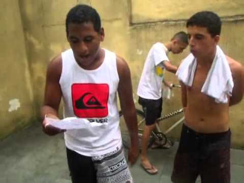 mc's guinho da praça,boby13 & joao sv medley pesado 2013 .mp4