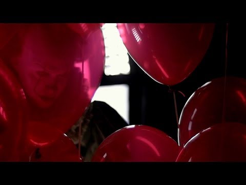 It (Featurette 'Pennywise')