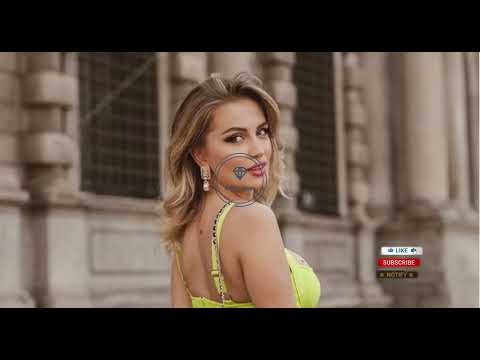 Habit Beniada Nishani puthje ne buze me modelen tek festivali i “Venecias”