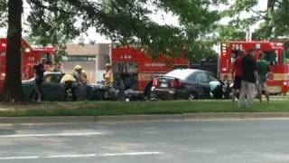 preview picture of video 'Car Accident on Montgomery Village Avenue'