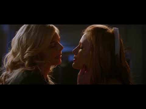 Bella Thorne Samara Weaving kiss The Babysitter