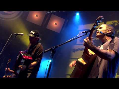 "Banana Pancakes" Live (w/ Zach Gill crowd surfing) - July 15, 2011