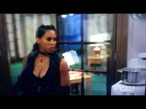 Black Lightning2x8 Jennifer & Khalil at auntie's house