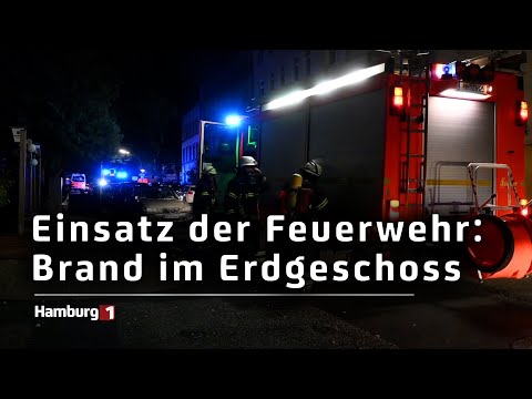 Feuer in Harburg: Rauch qualmt aus Mehrfamilienhaus