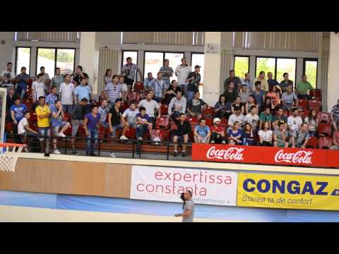 Lay up Dragan Petronic and the fans