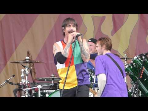 Red Hot Chili Peppers - Aeroplane (Jazz Fest 04.24.16) HD