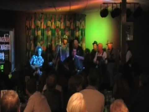 'Big Rivers' - Bill Jackson/Pete Fidler and The Strezlecki Stringbusters (Yinnar Hotel. Feb 2013)
