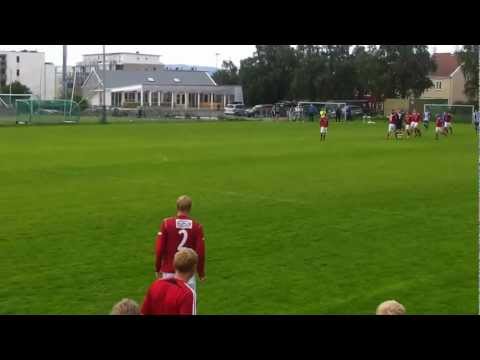 Kvik - Tynset 1-1. Henning Røe scorer.