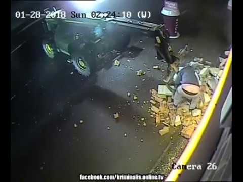 UK Lindford, Hampshire  2018 01 28 ATM Ram-raid