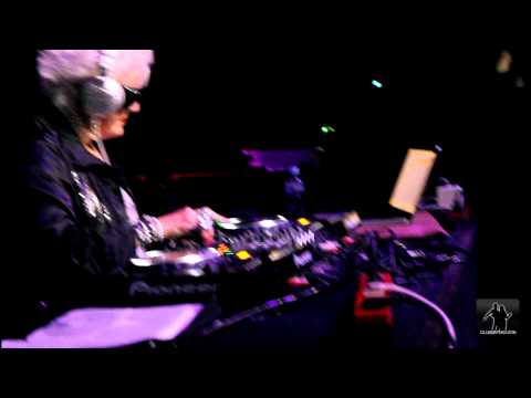 Ruth Flowers - Mamy Rock @ Club Colosseum