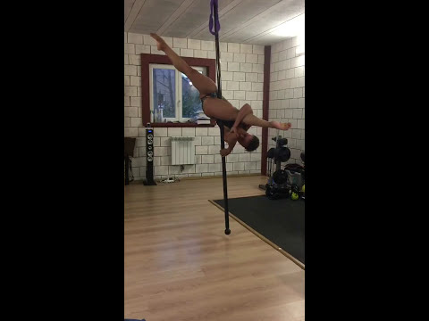 Flying Pole Patricia Goussens