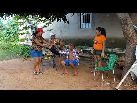 Ojuara está bravo com seu Jaime por causa de uma venda de um rádio que não presta