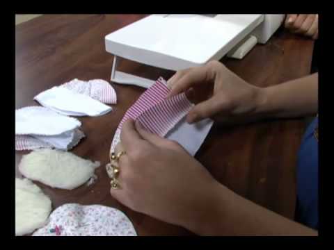 Mulher.com 16/08/2012 - Mini sapatilha de bebê 1/2