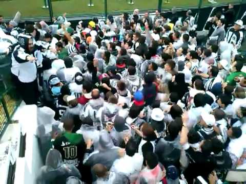 Entrada Gaviões Alvinegros clássico 10/08/2013