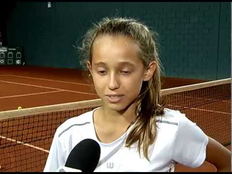 Ana Candiotto é promessa do tênis