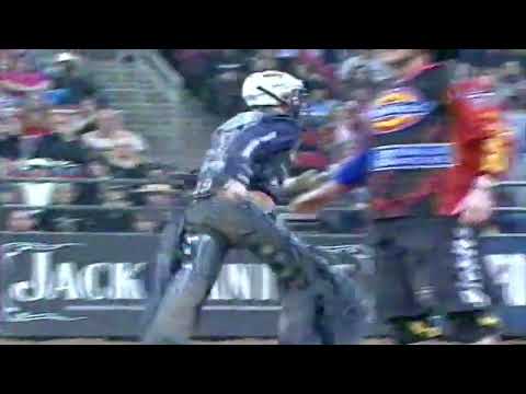 Travis Briscoe vs Jackrabbit - 08 PBR Fresno (87.75 pts)