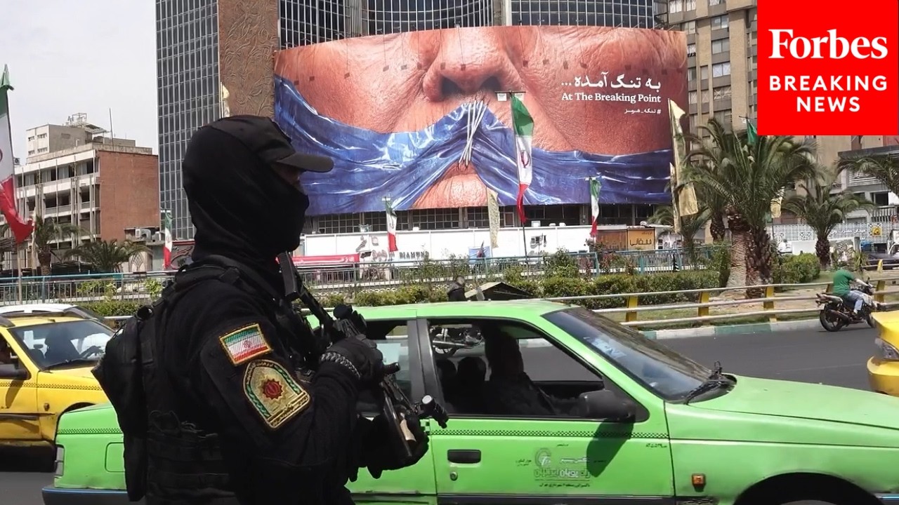 Video | Massive Anti-Trump Banner Displayed In Tehran, Iran Amid Strait of Hormuz Closure