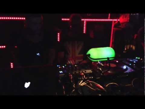 Neverdogs @ Vanilla Ninja