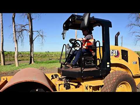Cat CS7 Vibratory Soil Compactor with ROPS/FOPS Canopy Configuration