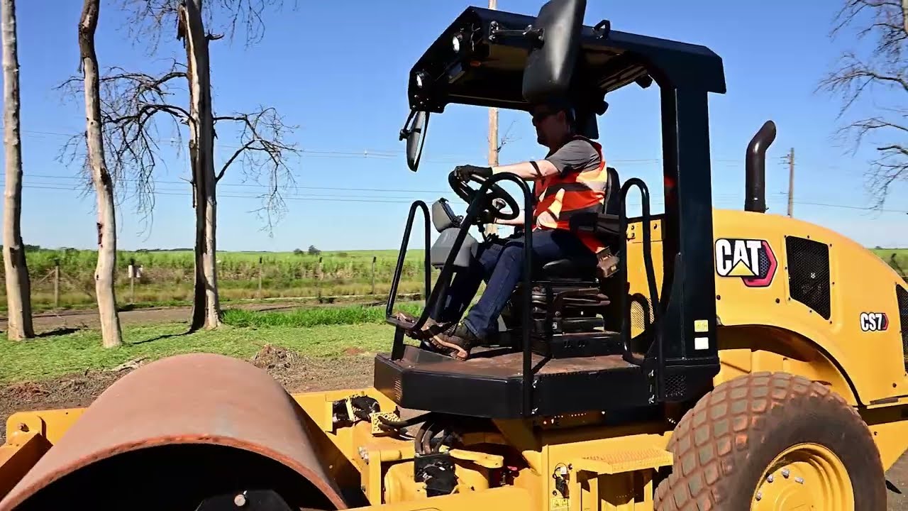 Cat CS7 Vibratory Soil Compactor with ROPS/FOPS Canopy Configuration