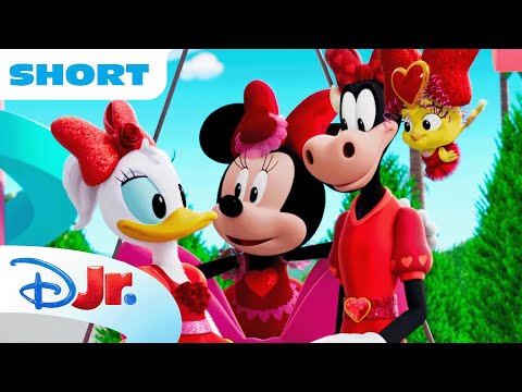 Valentine's Day with Minnie Mouse! 💝 | Minnie's Bow-Toons: Pet Hotel | @disneyjr