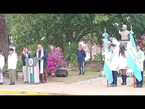 HOMENAJE AL DR. FERNANDO PIRAGINE NIVEYRO Empedrado Corrientes Plaza 25 de Mayo