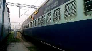 preview picture of video 'Pooja Express Arrival at Jammu Railway Station'