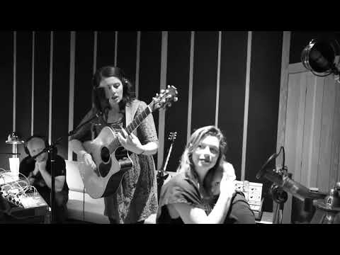 Carina Round and Sierra Swan - Lacuna acoustic live