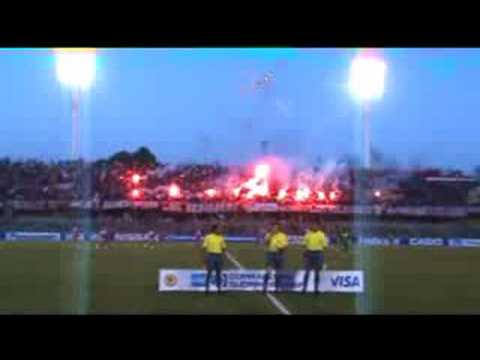 "Salida Ñublense primer partido Copa Sudamerica 2008" Barra: Los REDiablos • Club: Ñublense