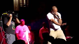 T.I. - U Dont Know Me LIVE!!