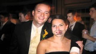 Sarah sings 'Oh Come All Ye Faithful'