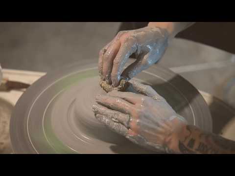 download lagu mp3 mp4 Cloud Terre Plates, download lagu Cloud Terre Plates gratis, unduh video klip Cloud Terre Plates