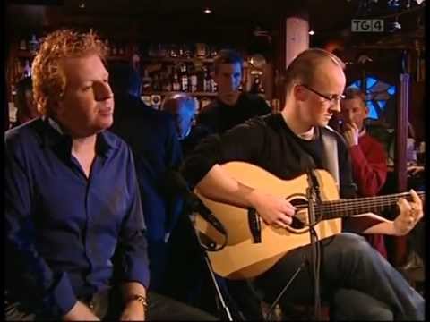 Ewan Cowley - with Tommy Fleming, "Mystic Lipstick" 'Geantrai', TG4.