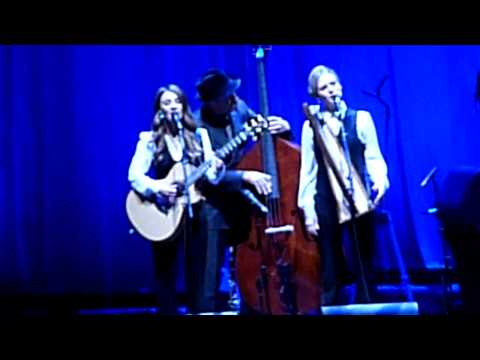 The Webb Sisters & Leonard Cohen - Coming Back To You (Gent 17/8/2012)