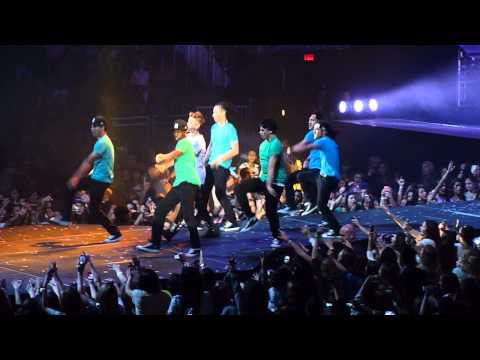 2012 10 30 Beauty and a Beat Justin Bieber Houston