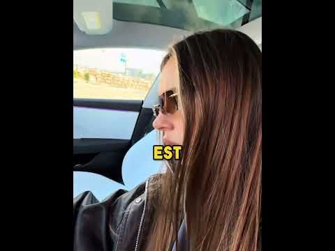sa Tesla sait changer de couleur (@yura_vika_tesla)