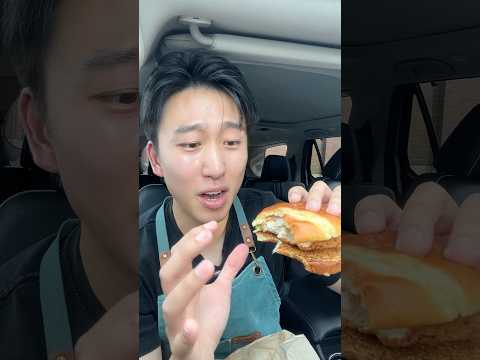 McDonald’s VS Triple O’s (Chicken Sandwich Faceoff) Pt.2 #foodreview #mccrispy #chickensandwich