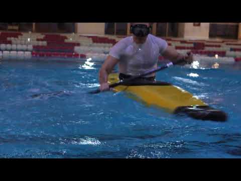 Canoe paddle eskimo roll