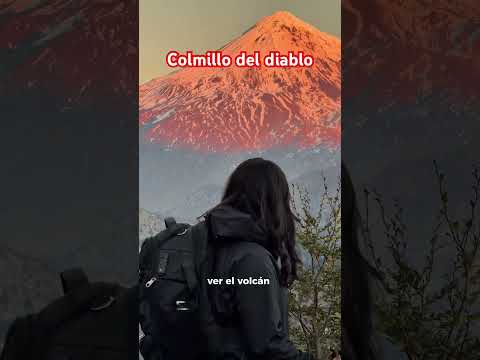 Colmillo del diablo o volcán quinquilil Curarrehue, chile.