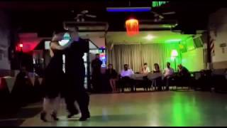 Natalia de Assuncao y Ariel Manzanares bailan en el Fulgor Vals