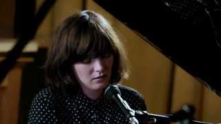 Sarah Blasko &quot;An Arrow&quot; - live on Amateur Hour
