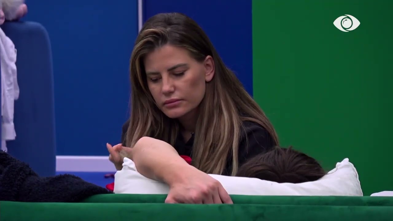 “Asnjë njeri s’të ka dashur këtu”/ Valbona bisedon me Amberin për Gertën