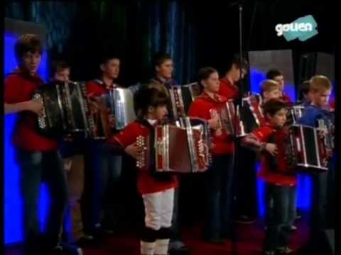 Veselo v Kamnik - Harmonikarski orkester Primoža Zvira
