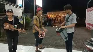 Download lagu Pengamen Viral! Tatu Didi Kempot mp3