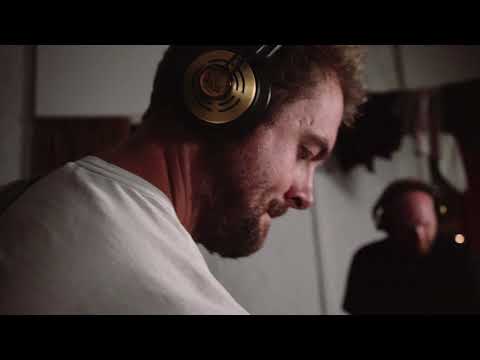 Groeni  'I Don't Hold Knives'