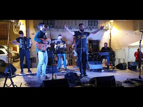 Civico 22 brano Amame