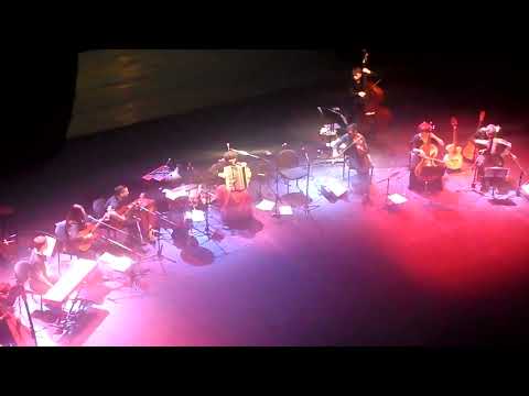 Soy forastero - Chango Spasiuk en el Teatro Coliseo (05/05/2023). Canta Diego Arolfo.